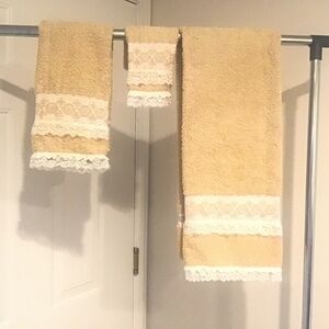 3 piece 100% cotton decor towel set